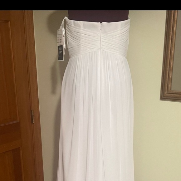 White Strapless long chiffon gown size 6 “DB Studio” “ David’s Bridal ” NWT - Picture 6 of 10